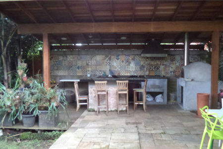 Sobrado à venda com 6 quartos, sendo 2 suítes,  em Chácara Monte Alegre, São Paulo, SP