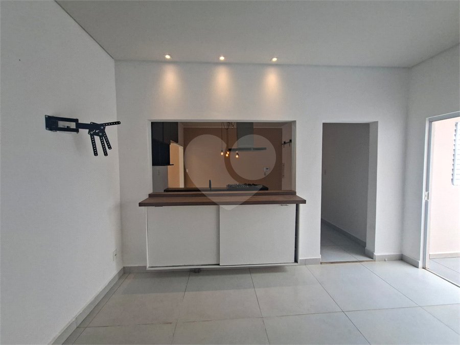 Casa à venda ou para alugar com 3 quartos, sendo 1 suíte, em Vila Aparecida, Itapetininga, SP