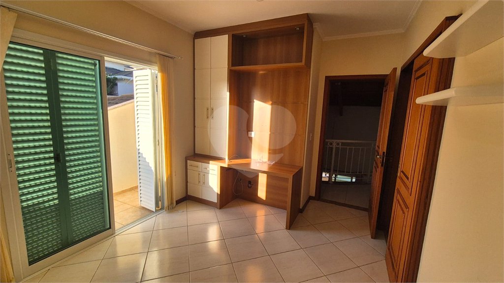 Casa para alugar com 3 quartos, sendo 1 suíte, no condomínio Recanto dos Paturis, Vinhedo - SP