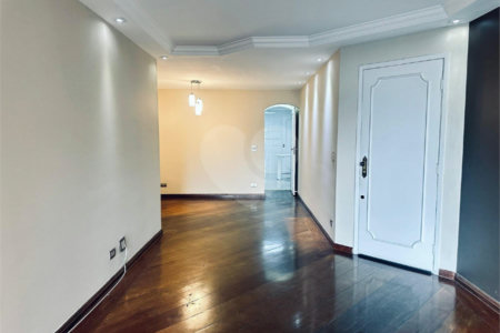 Apartamento à venda com 3 quartos, sendo 1 suíte, em Alto da Boa Vista, São Paulo, SP