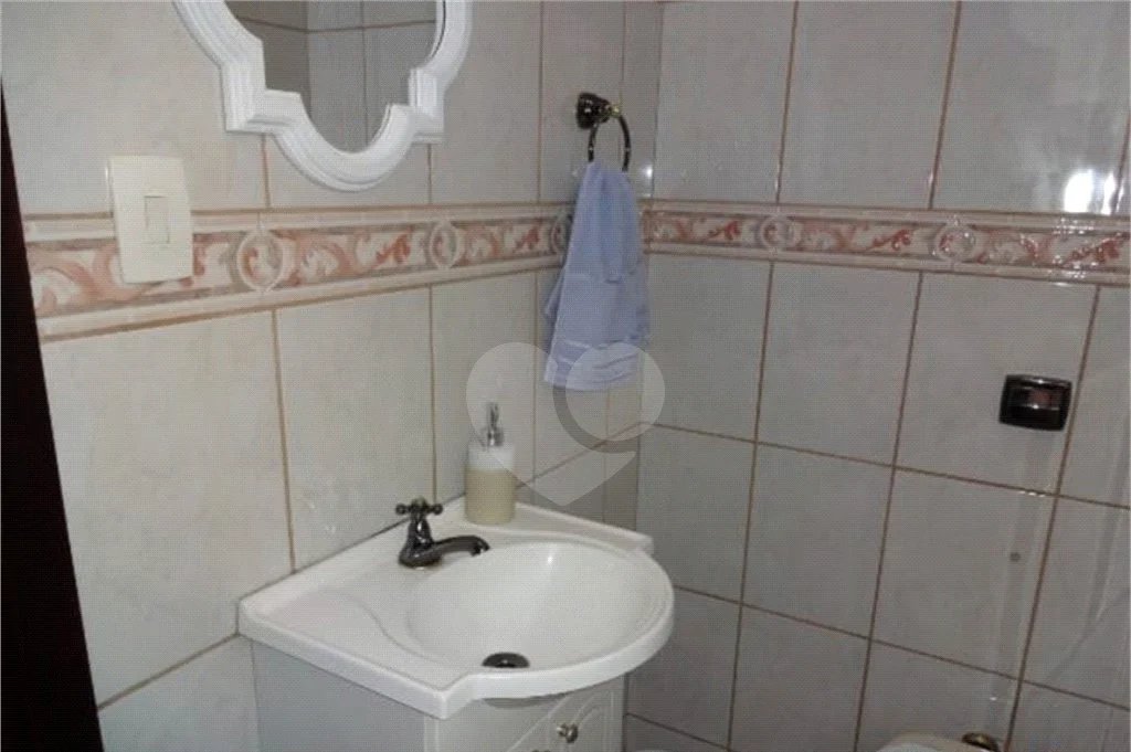Sobrado à venda com 3 quartos, sendo 1 suíte, em Jardim São Luís, São Paulo, SP