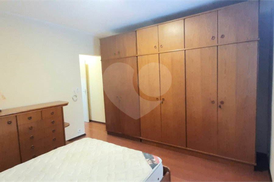 Sobrado amplo com 3 quartos, suíte e quintal para venda no Tremembé !!!