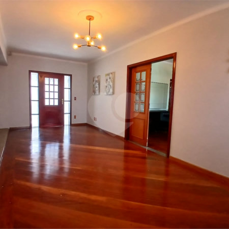 Casa à venda com 5 quartos, sendo 3 suítes, em Vila Santista, Atibaia, SP
