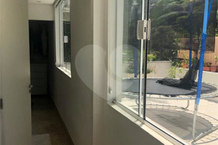 Casa à venda com 8 quartos, sendo 4 suítes, em Jardim Leonor, São Paulo, SP