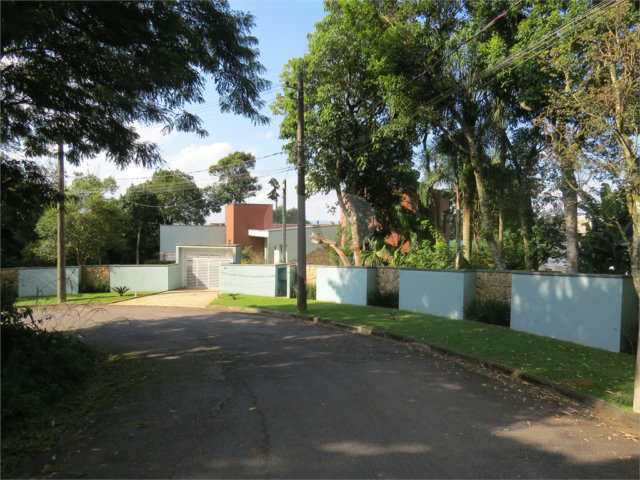 Casa à venda com 3 quartos, sendo 1 suíte,  no condomínio Alpes da Cantareira, Mairiporã - SP