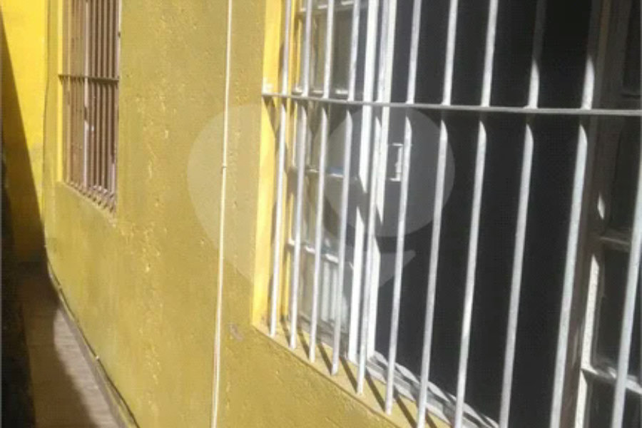 Sobrado à venda com 4 quartos, sendo 1 suíte, em Campo Limpo, São Paulo, SP