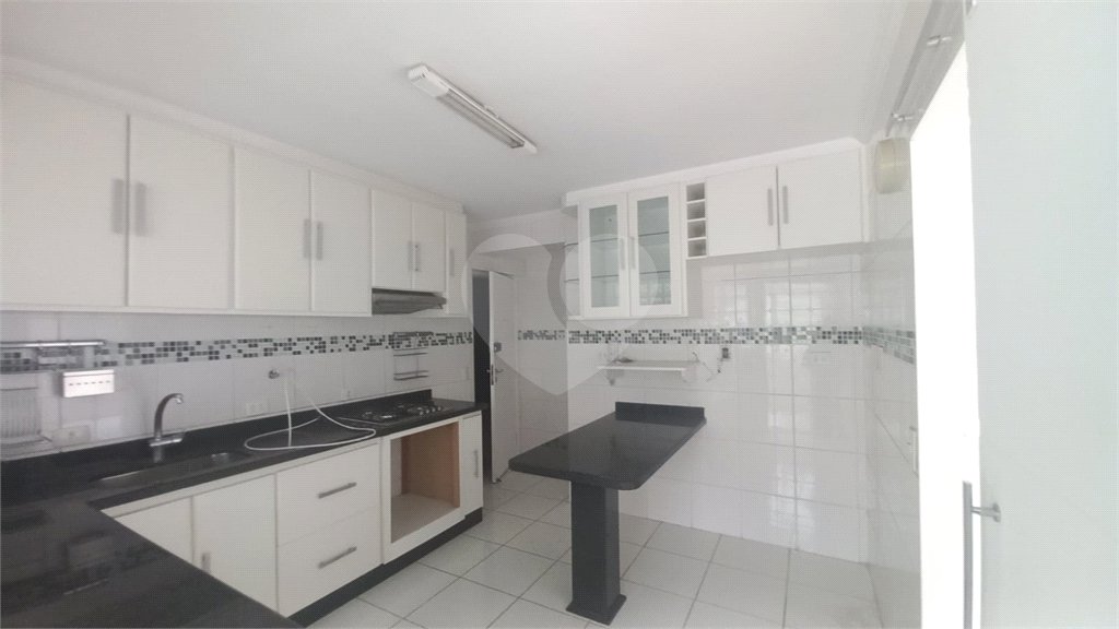 Apartamento à venda com 3 quartos, sendo 1 suíte,  em Vila Andrade, São Paulo, SP