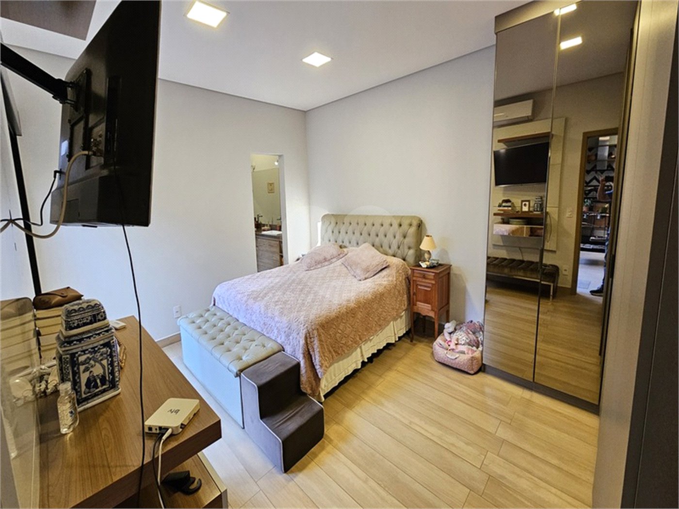 Casa à venda com 3 suítes no condomínio Jardim Residencial Dona Maria José, Indaiatuba - SP