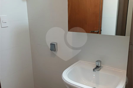 Apartamento à venda com 2 quartos em Cerqueira César, São Paulo, SP