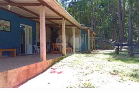 Chácara à venda com 4 quartos em Parque Maria Fernandes, São Paulo, SP