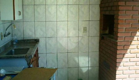 Sobrado à venda com 4 quartos, sendo 3 suítes, em Horto, São Paulo, SP