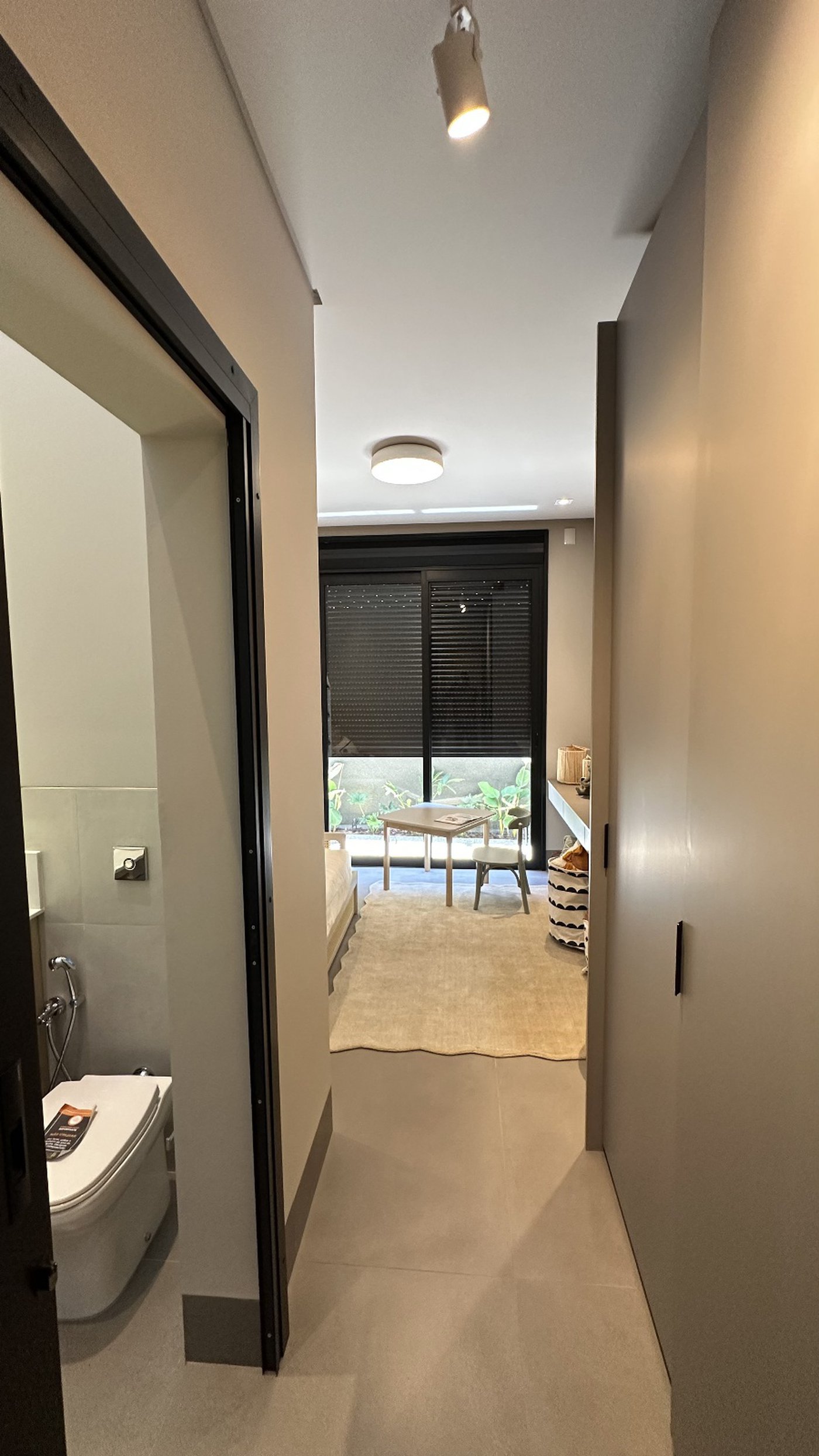 Casa à venda com 4 quartos, sendo 2 suítes,  no condomínio Damha IV, Presidente Prudente - SP