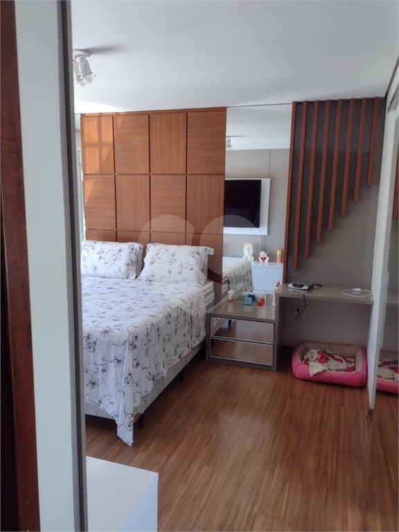 Casa à venda com 5 quartos, sendo 4 suítes, no condomínio Clube Florada Suzano, Suzano - SP