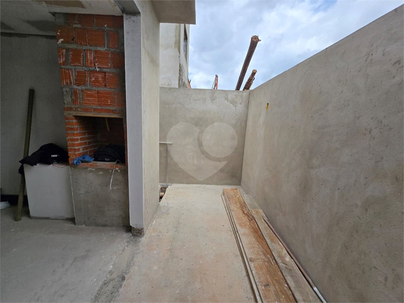 Casa à venda com 3 quartos, sendo 1 suíte, no condomínio Tivolli, Itapetininga - SP