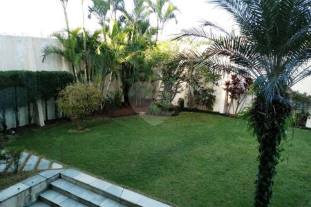 Sobrado à venda com 4 suítes em Chácara Monte Alegre, São Paulo, SP