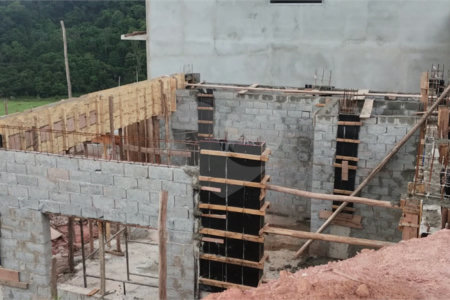 Casa à venda com 3 suítes no condomínio Associação dos Moradores do Loteamento Alto da Floresta, Bom Jesus dos Perdões - SP