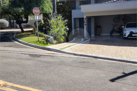 Casa à venda com 3 quartos, sendo 1 suíte,  no condomínio Residencial Jardim das Palmeiras, Vinhedo - SP