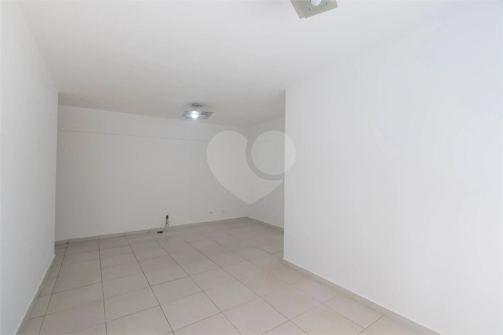 Apartamento à venda com 3 quartos, sendo 1 suíte, em Itaim Bibi, São Paulo, SP