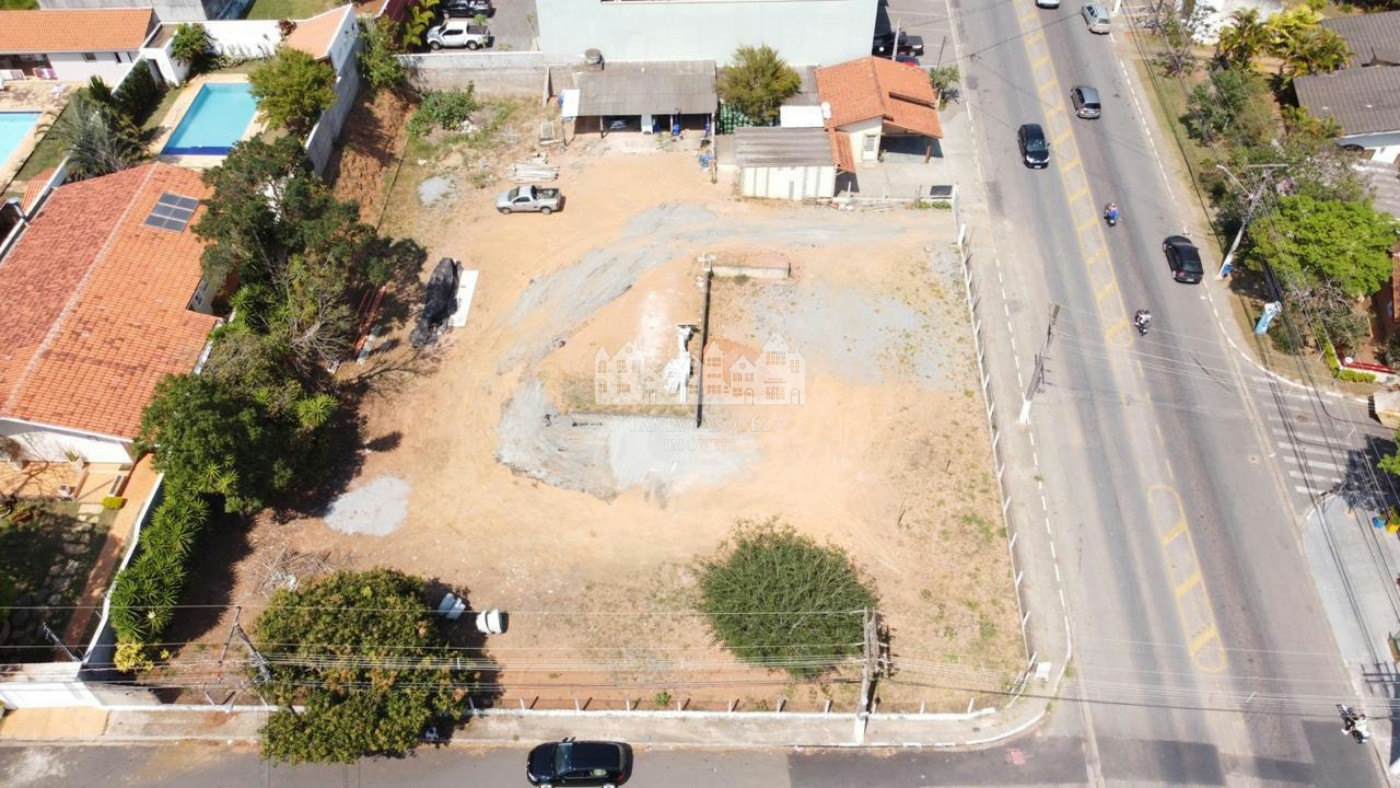 Terreno plano à venda ou locação na Alameda Lucas Nogueira Garcez – Vila Giglio, Atibaia