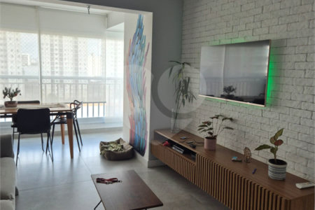 Apartamento à venda com 2 quartos, sendo 1 suíte,  em Quarta Parada, São Paulo, SP