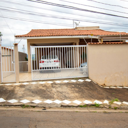 Casa à venda com 3 quartos, sendo 1 suíte, em Jardim São José, São Roque, SP