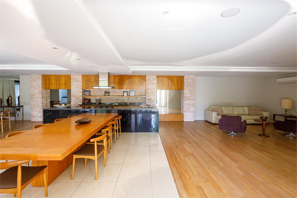 Apartamento à venda com 4 quartos, sendo 2 suítes,  em Jardim Panorama, São Paulo, SP