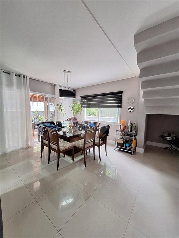 Casa à venda com 3 suítes no condomínio Villaggio Capriccio, Louveira - SP