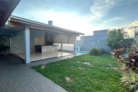 Casa à venda com 3 quartos, sendo 1 suíte,  em Ipê, Três Lagoas, MS