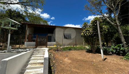 Sítio à venda com 2 quartos em Área Rural de Varginha, Itapetininga, SP
