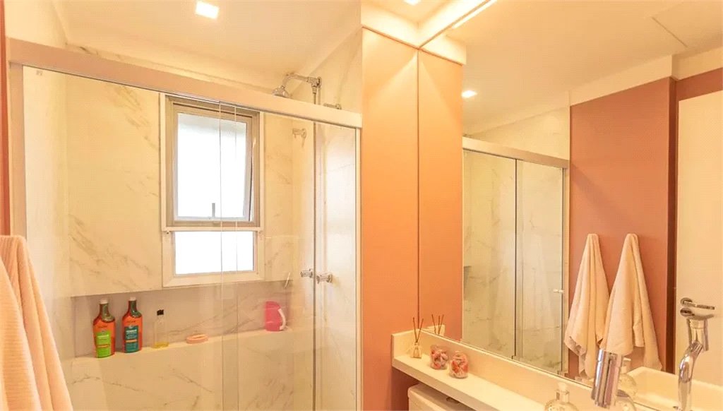 Apartamento à venda com 3 quartos, sendo 1 suíte, em Vila Anastácio, São Paulo, SP
