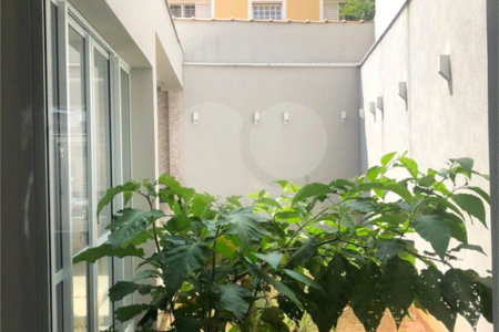 Sobrado à venda com 3 suítes em Bosque da Saúde, São Paulo, SP