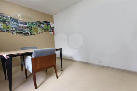 Casa à venda com 4 quartos, sendo 2 suítes,  em Vila Alexandria, São Paulo, SP