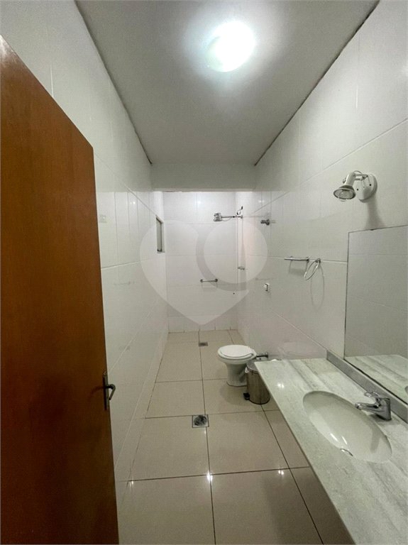 Casa à venda com 5 quartos, sendo 3 suítes,  no condomínio Flamboyant, Atibaia - SP