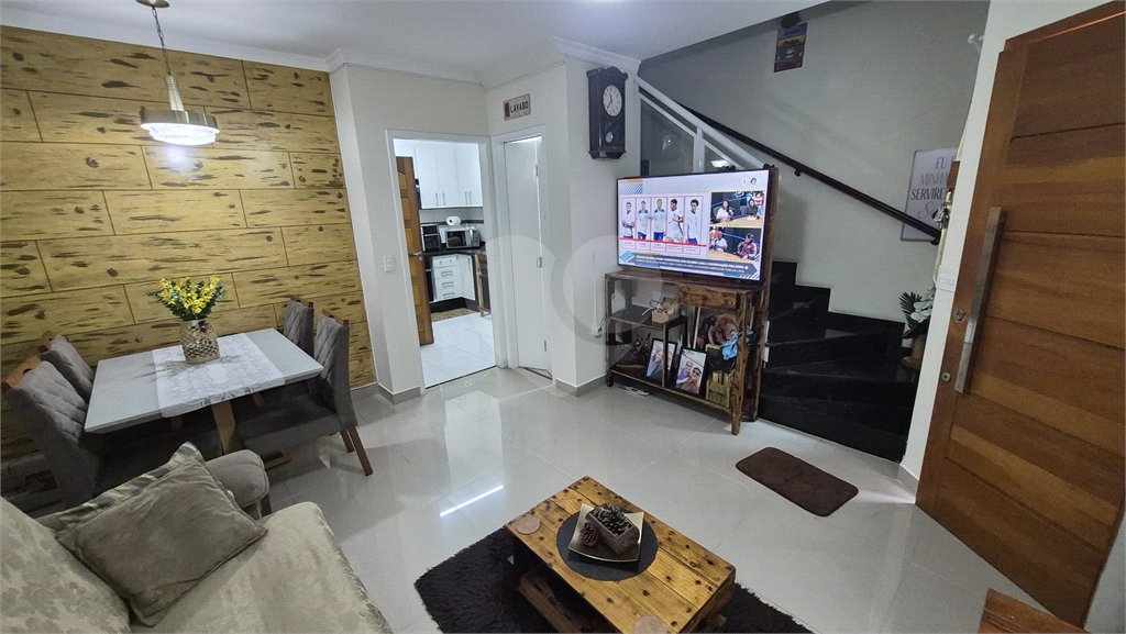 Casa à venda com 2 suítes no condomínio Simão Machado, São Paulo - SP