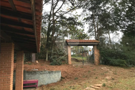 Chácara à venda com 4 quartos, sendo 1 suíte,  em Monterrey, Louveira, SP