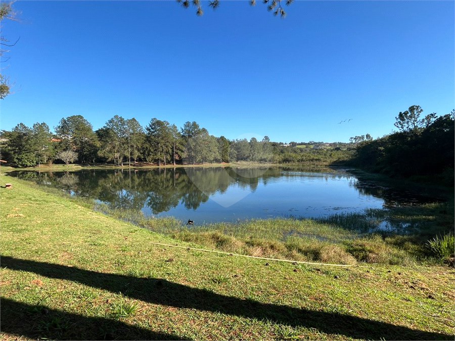 Terreno à venda em Condomínio Residencial Pinheiros do Lago, Alambari, SP