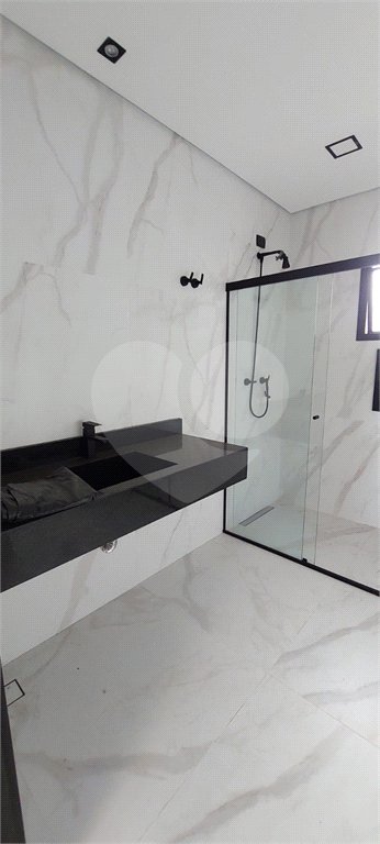 Casa à venda ou para alugar com 5 quartos, sendo 3 suítes, no condomínio Figueira Garden, Atibaia - SP