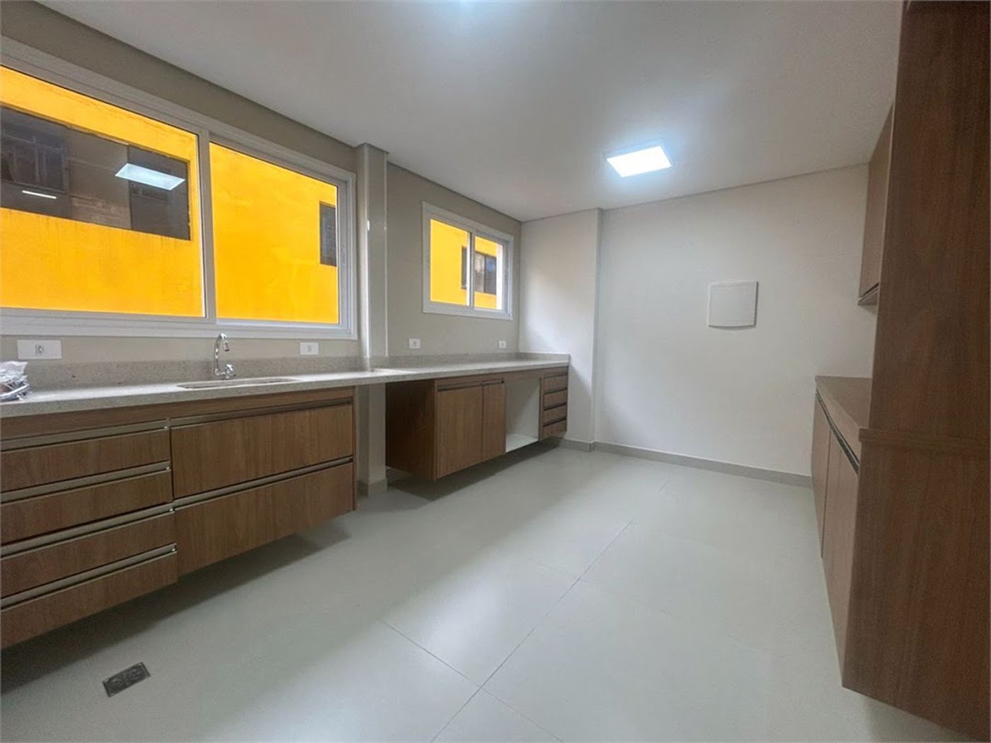 Apartamento com 2 Dormitórios à Venda, 82 M² por R$ 645.000 – Gonzaga – Santos/Sp