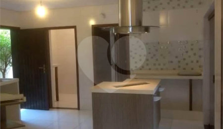 Casa à venda com 4 quartos, sendo 1 suíte,  em Vila Suissa, Mogi das Cruzes, SP