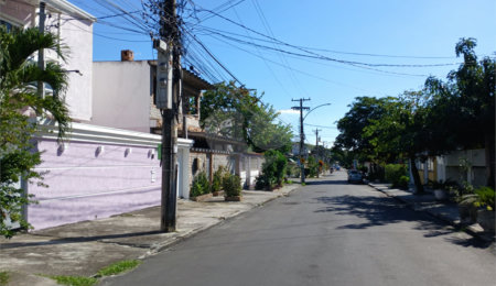 Casa à venda com 4 quartos, sendo 1 suíte,  em Campo Grande, Rio de Janeiro, RJ