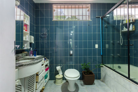 Sobrado à venda com 4 quartos, sendo 2 suítes,  em Vila Madalena, São Paulo, SP