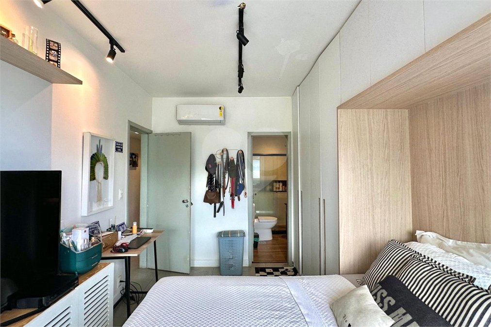 Apartamento à venda com 3 quartos, sendo 1 suíte, em Lagoa, Rio de Janeiro, RJ