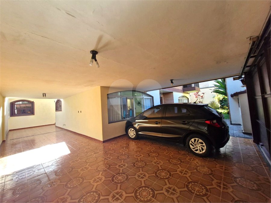 Casa à venda com 4 quartos, sendo 1 suíte, em Alto da Boa Vista, São Paulo, SP