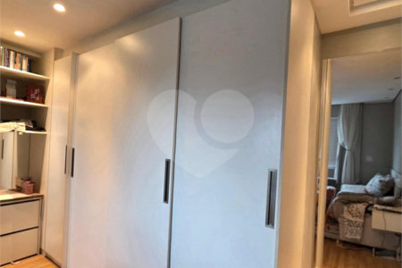 Apartamento à venda com 2 quartos, sendo 1 suíte,  em Vila Andrade, São Paulo, SP