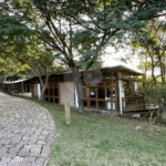 Casa à venda com 4 quartos, sendo 2 suítes,  no condomínio Granja Vianna II, Cotia - SP