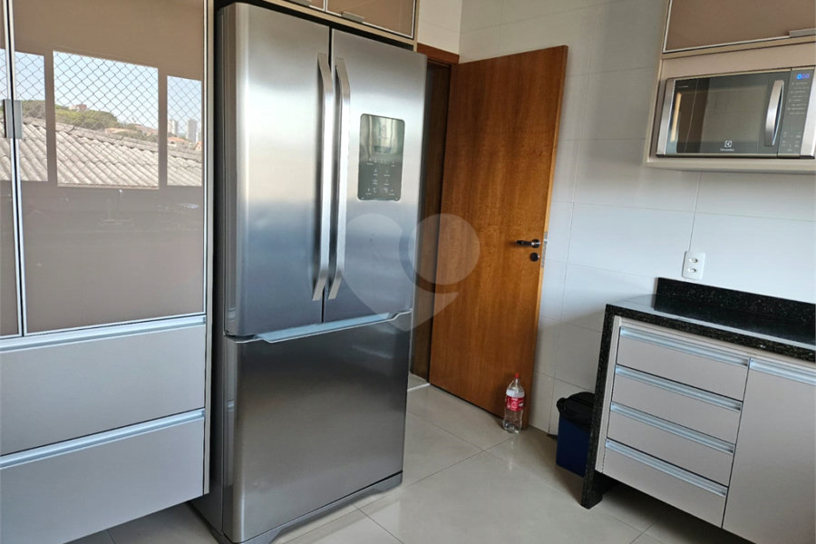 Casa à venda com 3 quartos, sendo 1 suíte, no condomínio Professora Romilde Nogueira de Sá, São Paulo - SP