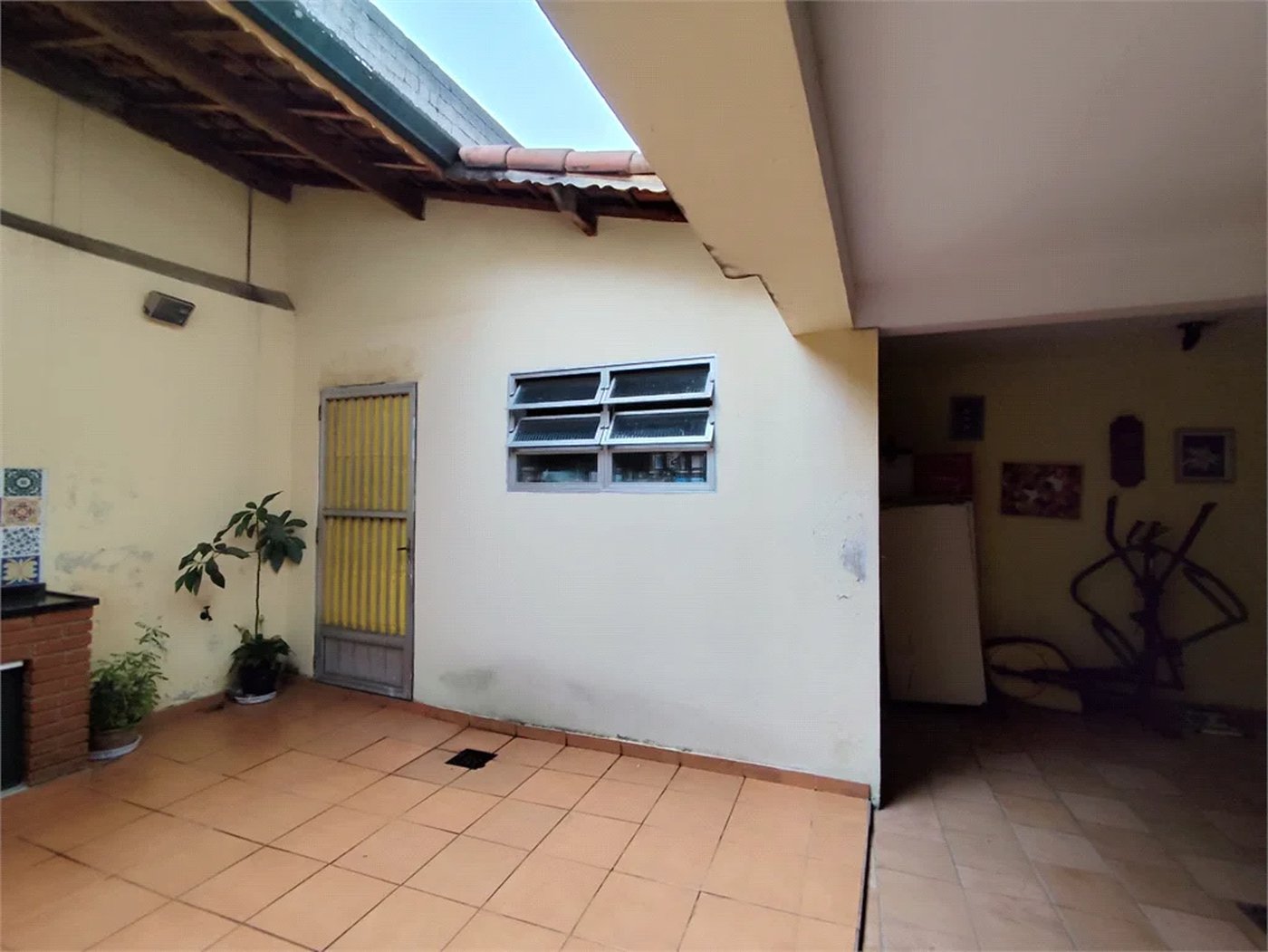 Sobrado à venda com 6 quartos, sendo 4 suítes, em Instituto de Previdência, São Paulo, SP