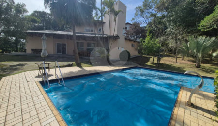 Casa à venda com 3 suítes no condomínio Parque Imperial da Cantareira, Mairiporã - SP