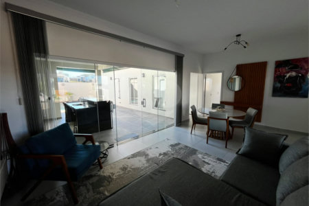 Casa à venda com 3 quartos, sendo 1 suíte, no condomínio Residencial Golden Ville, Itapetininga - SP