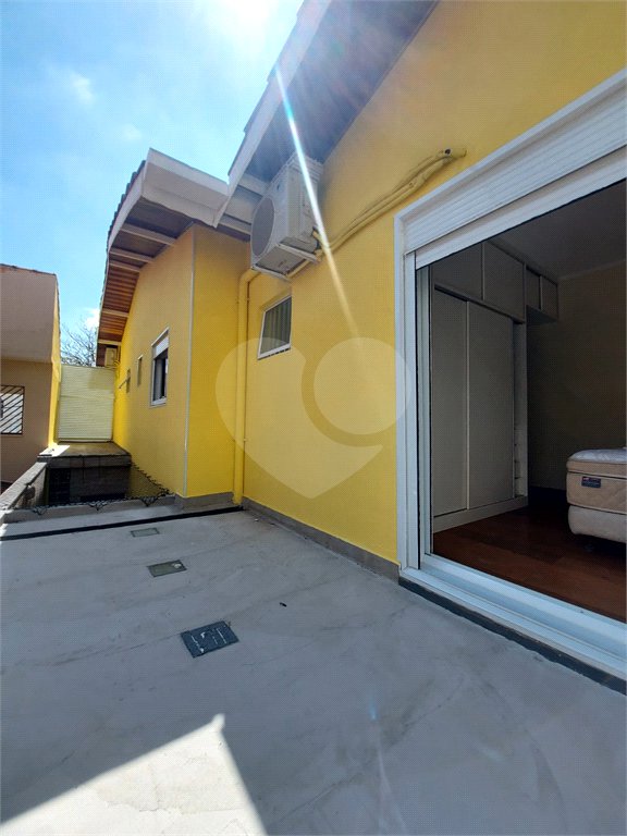Sobrado à venda com 3 quartos, sendo 2 suítes, em Vila Romero, São Paulo, SP